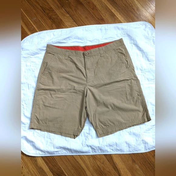 Mens Columbia shorts 36W 7 in inseam - Picture 1 of 3